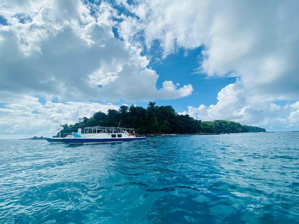 Pirate Drake Beach Hostel & Tour Company Drake Bay Bagian luar foto